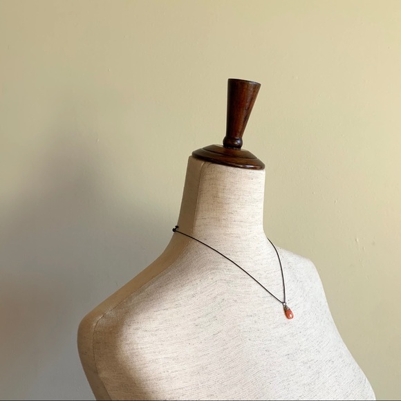 Delicate faceted teardrop pendant necklace Peachy orange Boho style Small stone - Picture 3 of 7